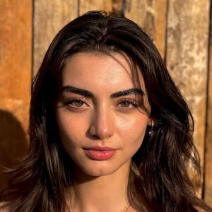 Özge Törer Headshot 6 of 10
