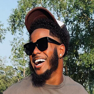 A’Kim Twiinndem Headshot 2 of 2