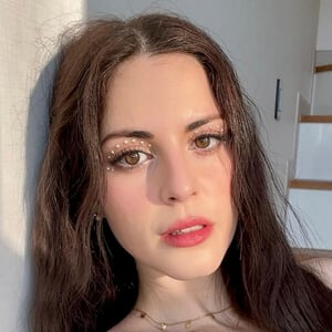 Aïda Vert Headshot 2 of 7