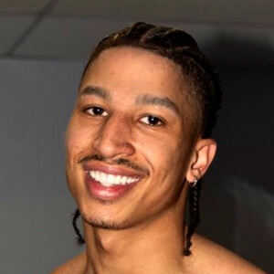 a.quavv Headshot 3 of 5