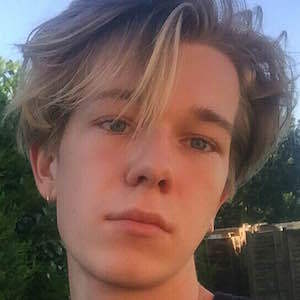 Aaron Mackay - Age, Family, Bio | Famous Birthdays