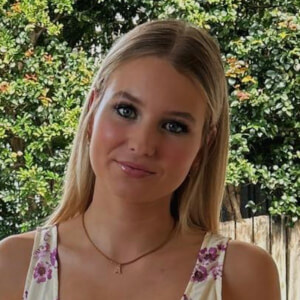 Abbey Fidge Headshot 2 of 5