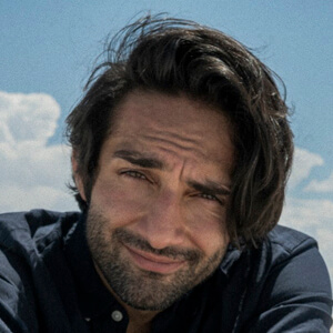 Abe Bueno-Jallad Headshot 5 of 6