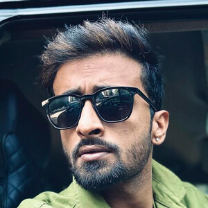 Abhinav Anand Headshot 4 of 6