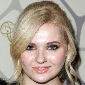 Abigail Breslin Headshot 10 of 10