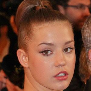 Adele Exarchopoulos Headshot 5 of 7