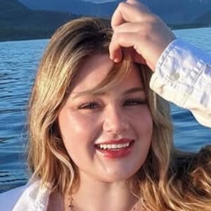 Adelina Manaut Headshot 3 of 10