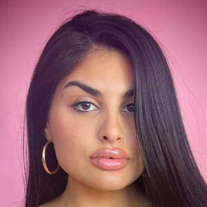 Adriana Sahar Headshot 4 of 6