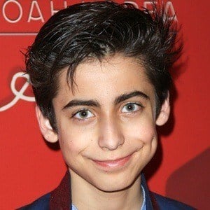 Aidan gallagher größe