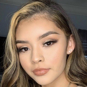 Aileen Muñoz Headshot