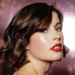 Aimee Kelly Headshot 4 of 9