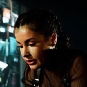 Aimee Kelly Headshot 6 of 9