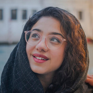 Aisha Saqib Headshot 2 of 9