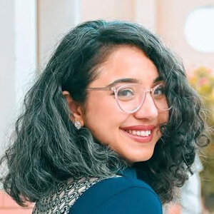 Aisha Saqib Headshot 4 of 9