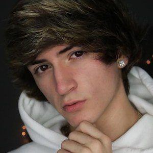 Alan Poulos Headshot 3 of 10
