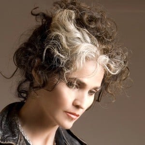 Alannah Myles Headshot 5 of 6