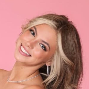 alannanikolee - Age, Family, Bio | Famous Birthdays