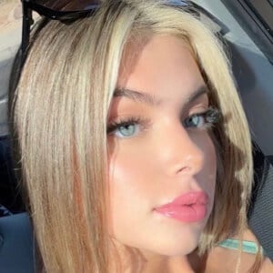 alannanikolee - Age, Family, Bio | Famous Birthdays