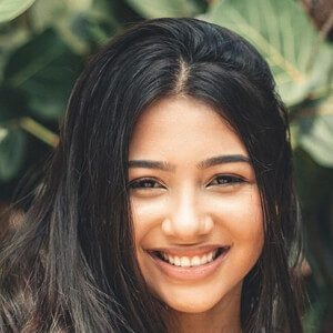 Alanny Figueiredo Headshot 3 of 14