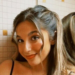 Albanta San Román Headshot 2 of 3