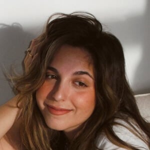 Albanta San Román Headshot 3 of 3