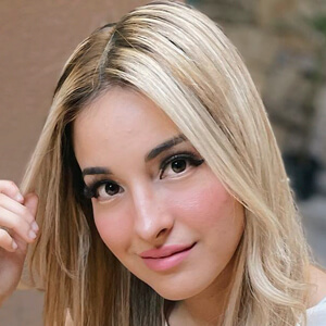 Ale Valencia Headshot 2 of 8