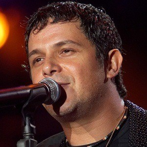 Alejandro Sanz Headshot 9 of 9