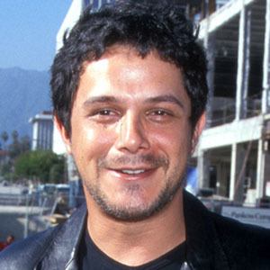 Alejandro Sanz at age 32