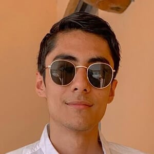 Alejandro Vega Headshot 2 of 6