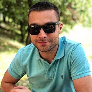 Aleksandar Mutnjakovic Headshot 3 of 6