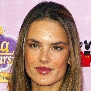 Alessandra Ambrósio at age 31