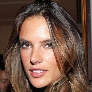 Alessandra Ambrósio - Age, Family, Bio | Famous Birthdays