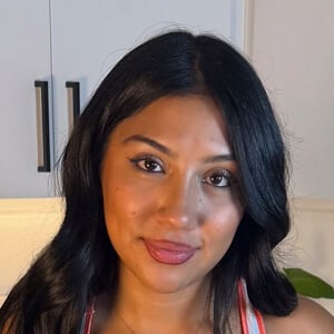 Alessandra Cruz Headshot 3 of 4