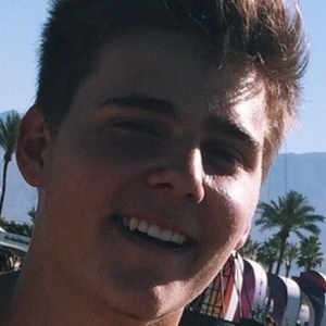 Alex Ernst - Age, Family, Bio | Famous Birthdays