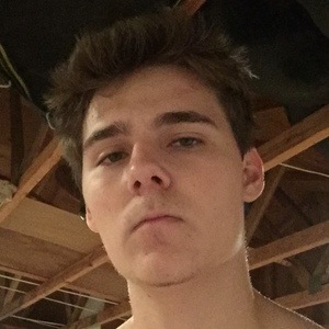 Alex Ernst - Age, Family, Bio | Famous Birthdays