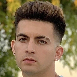 Alex Hernandez Headshot