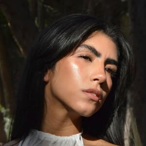 Alexa Calderón Headshot 4 of 5