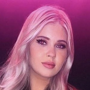 Alexa Pellerin Headshot 9 of 9