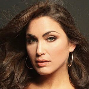 Alexandra Harper Headshot 2 of 7