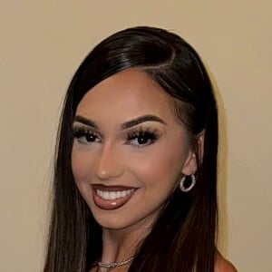 Alexia Lynn Headshot 3 of 3