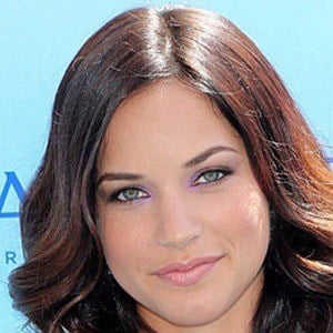 Alexis Knapp at age 24