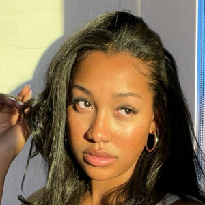 Alexis Sparks Headshot 5 of 10
