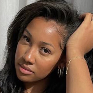 Alexis Sparks Headshot 8 of 10