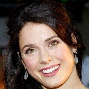Ali Cobrin - Bio, Family, Trivia | Famous Birthdays