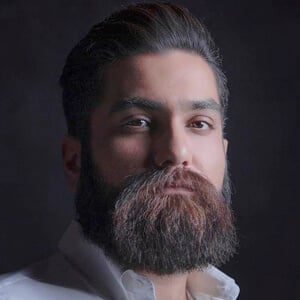 Ali Zand Vakili Headshot 2 of 6