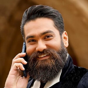 Ali Zand Vakili Headshot 3 of 6
