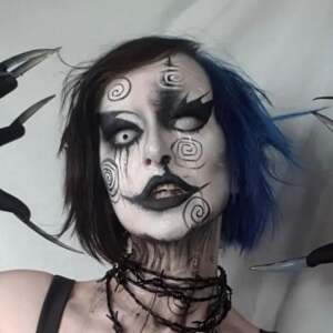 Alice Bizarre Headshot 4 of 5