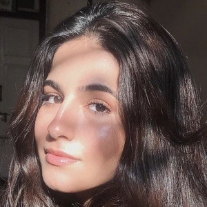 Alina Namazi - Age, Family, Bio | Famous Birthdays