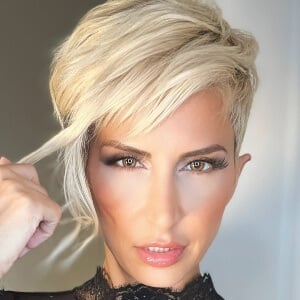 Alineh Avanessian Headshot 3 of 4