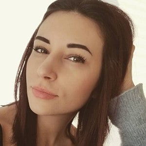 Alinity Divine Headshot 4 of 10